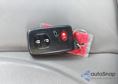 2010 Toyota Highlander Limited V6 z USA, uszkodzony, nr VIN 5TDDK3EH6AS025205